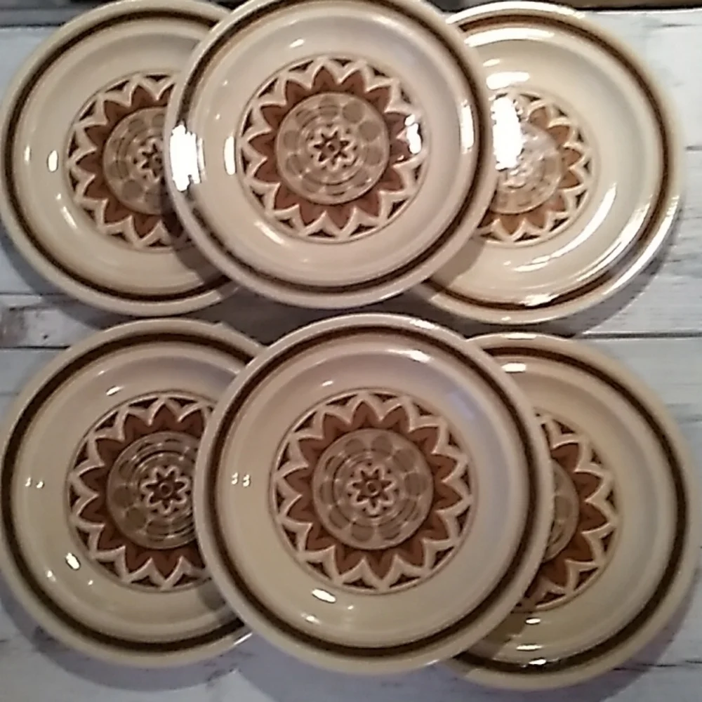Vintage 1970s brown USA pottery dessert plates